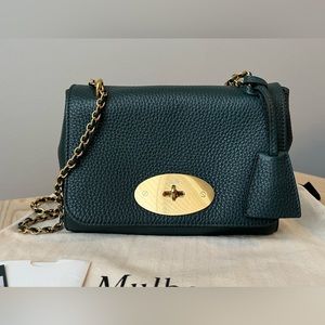 Mulberry Lily in Mulberry Green